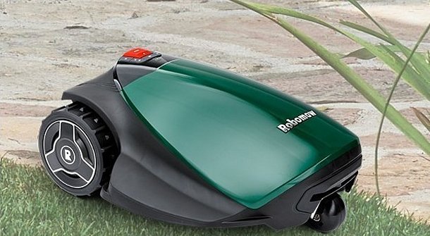 Zwei getrennte Rasenflächen - kein Problem für Mähroboter