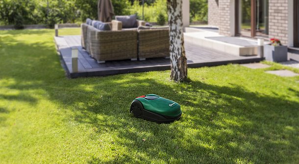 Which robotic mower is suitable for 2,600 m²?